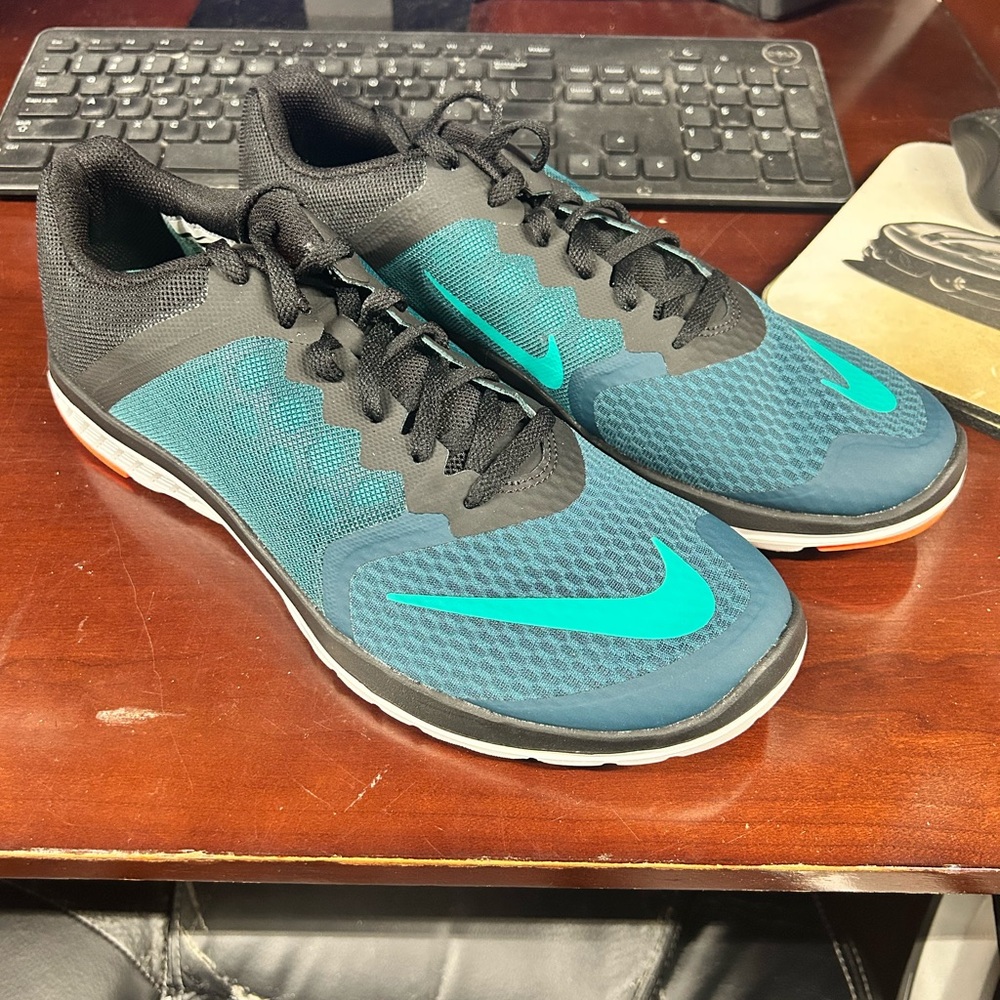 Nike Men's Teal and Black Running Shoes